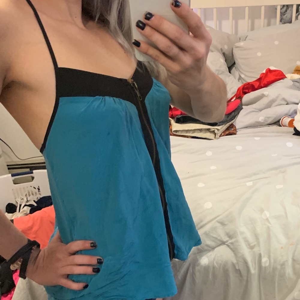 Silence and noise zipfront tank